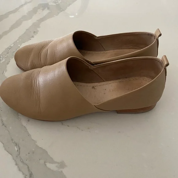 Poppy Barley Classic Women’s Slip-On Loafers in Tan At leisure shoe. - Picture 2 of 3